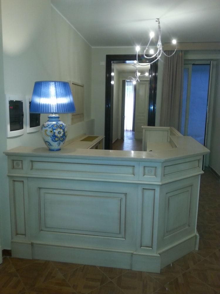 Umberto House Catania Hotel ภายนอก รูปภาพ