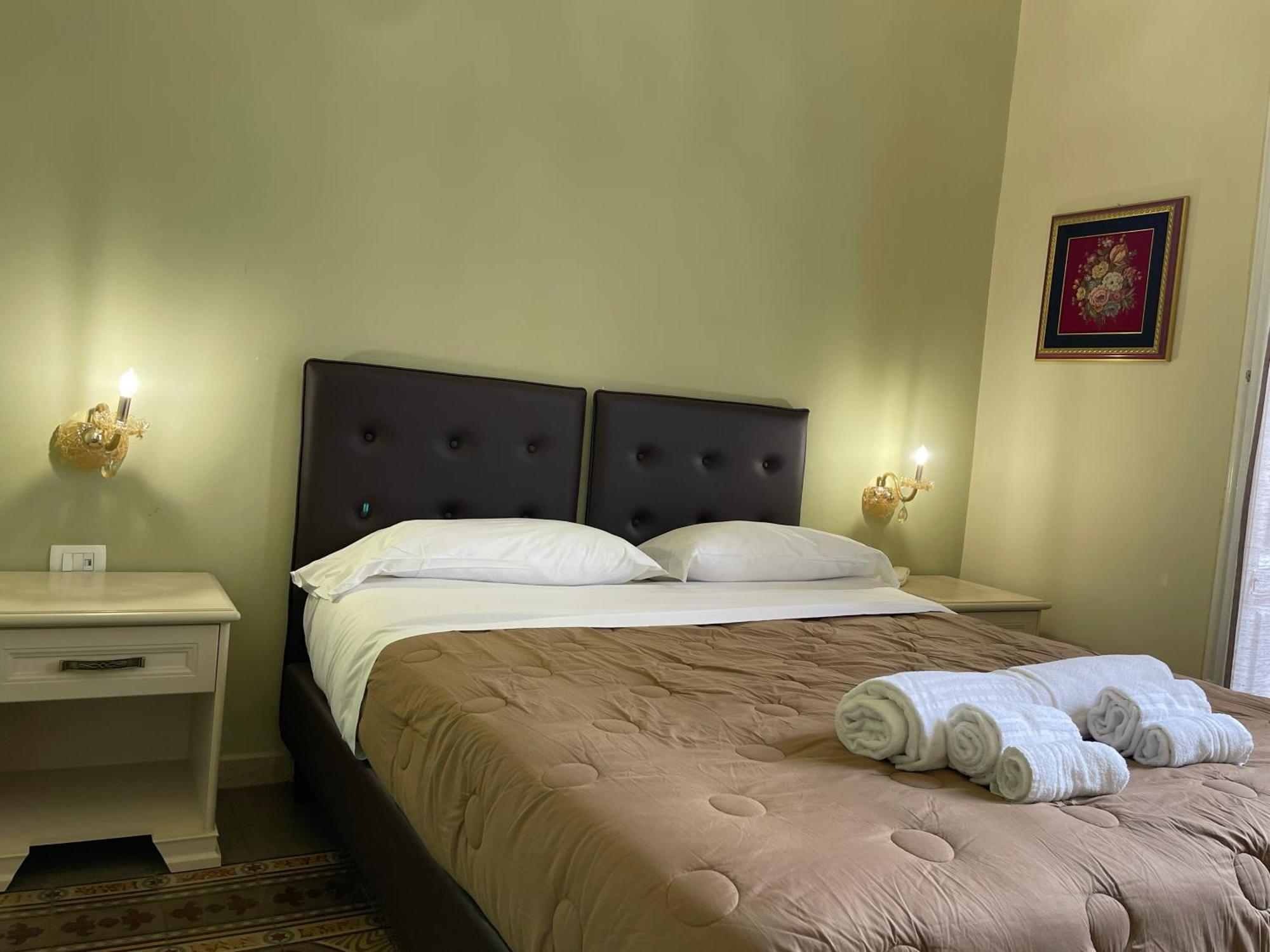 Umberto House Catania Hotel ภายนอก รูปภาพ