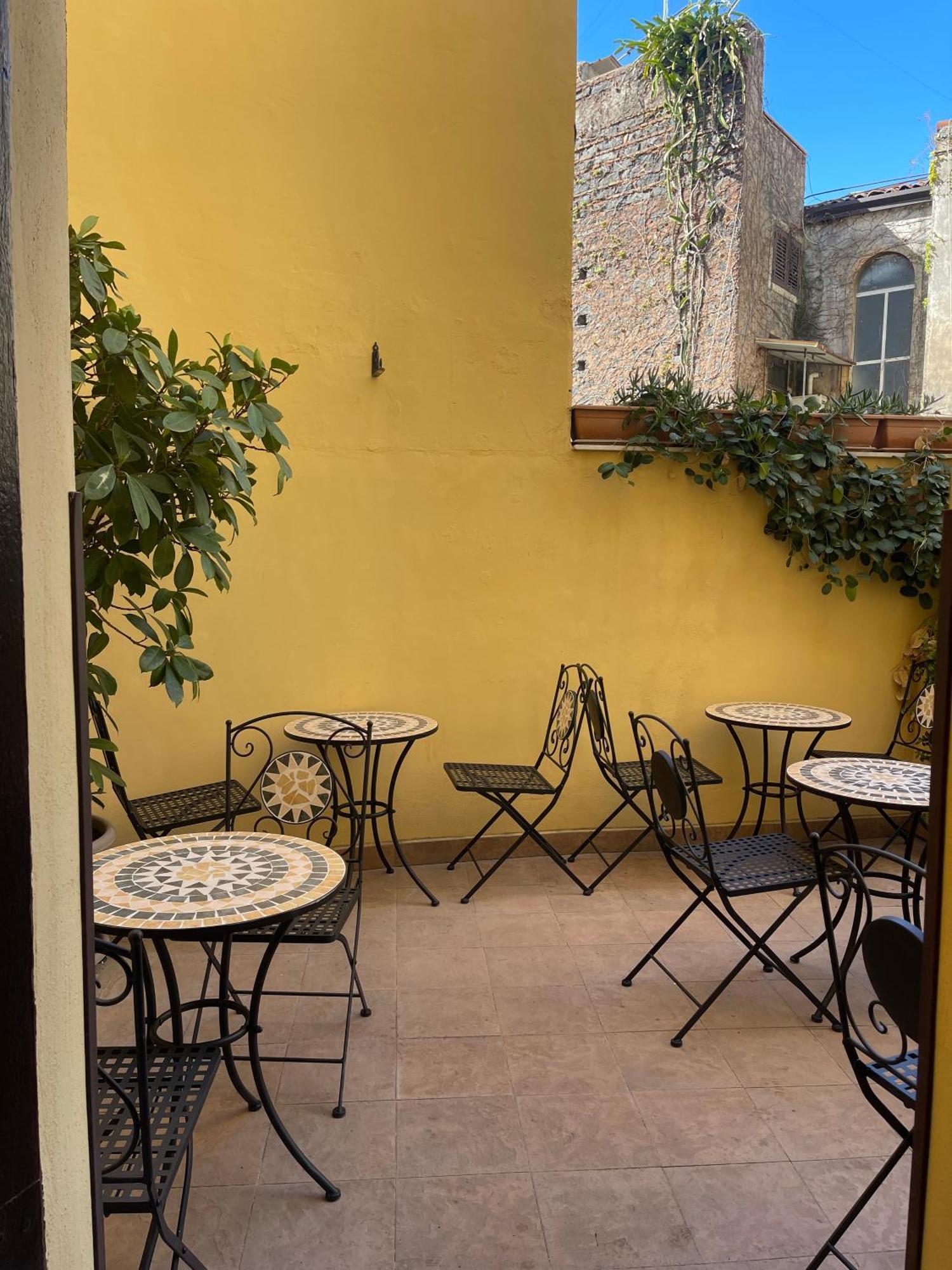 Umberto House Catania Hotel ภายนอก รูปภาพ