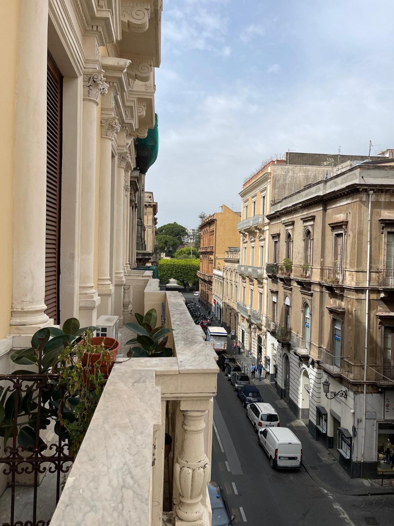 Umberto House Catania Hotel ภายนอก รูปภาพ