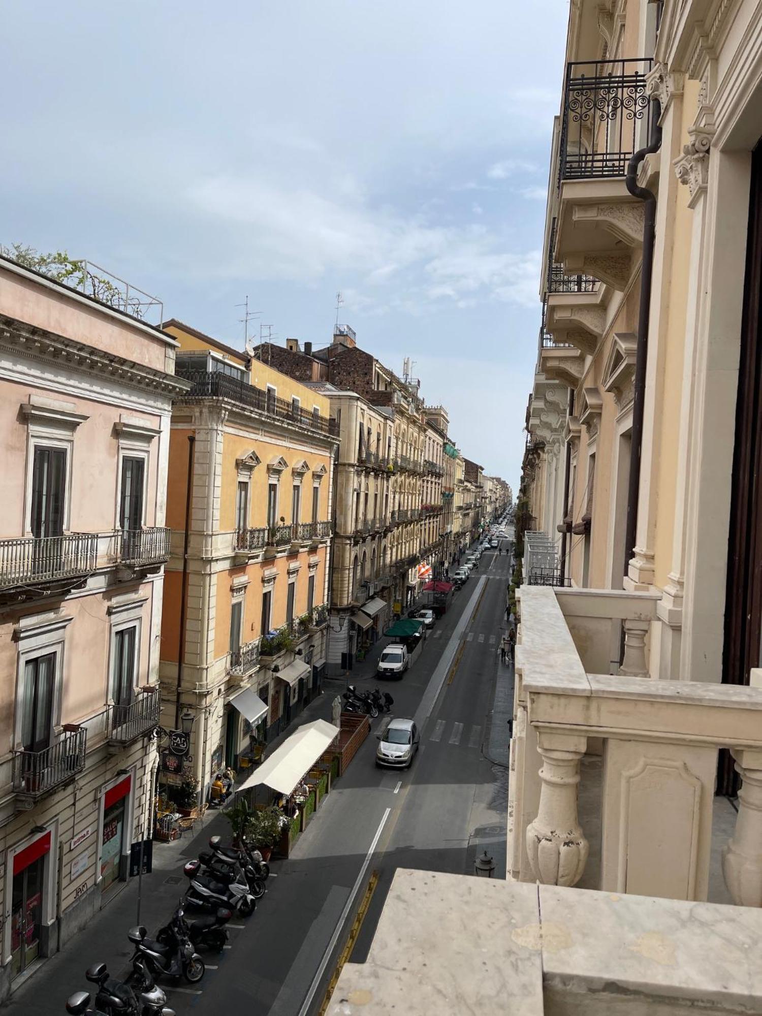 Umberto House Catania Hotel ภายนอก รูปภาพ