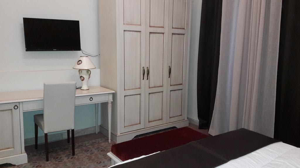 Umberto House Catania Hotel ภายนอก รูปภาพ