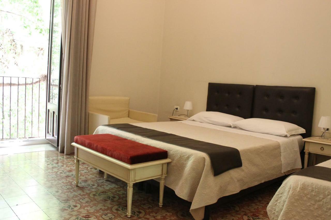 Umberto House Catania Hotel ภายนอก รูปภาพ