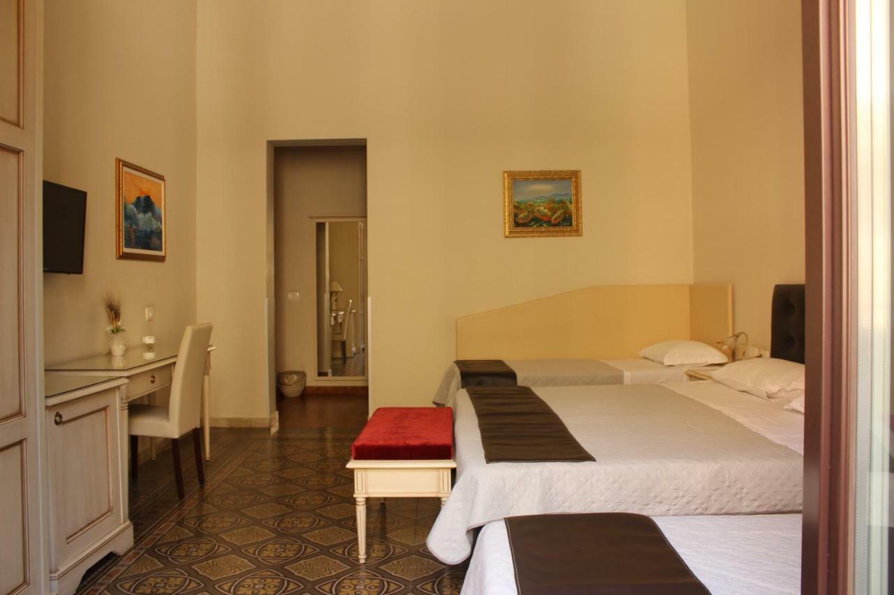 Umberto House Catania Hotel ภายนอก รูปภาพ