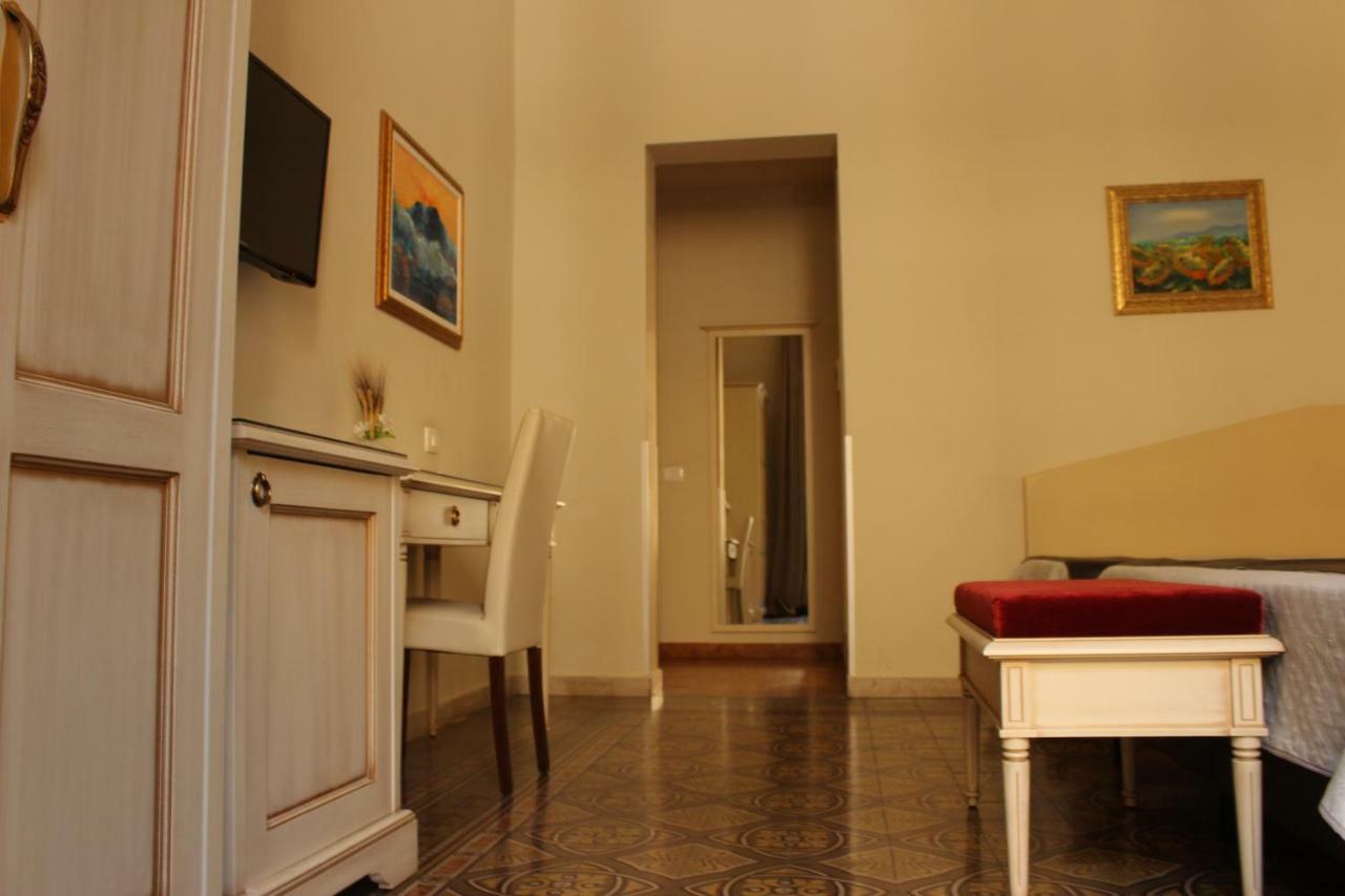Umberto House Catania Hotel ภายนอก รูปภาพ